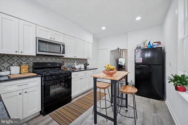 Building Photo - 2950 Weikel St
