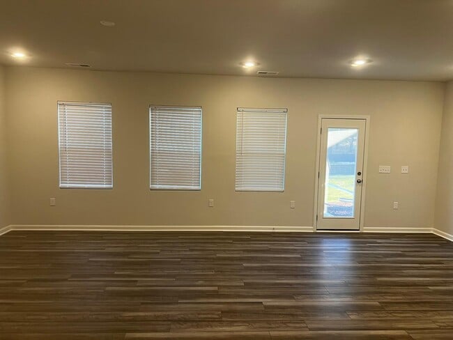 Building Photo - 4941 Arkose Dr