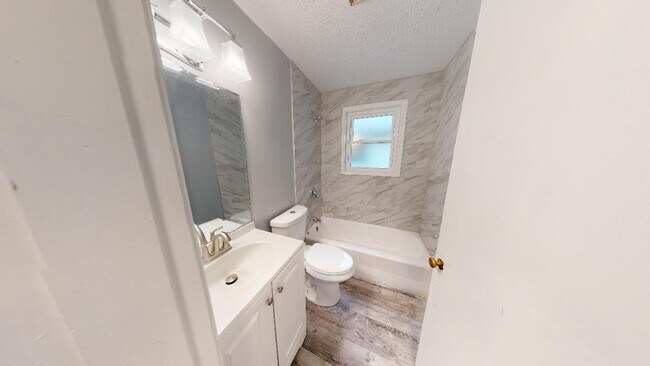 Building Photo - 1619 Bluegrass Ave
