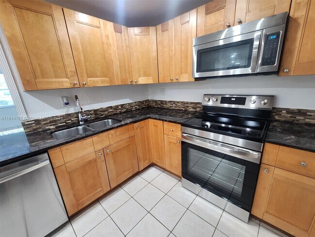 Building Photo - 4384 NW 9th Ave
