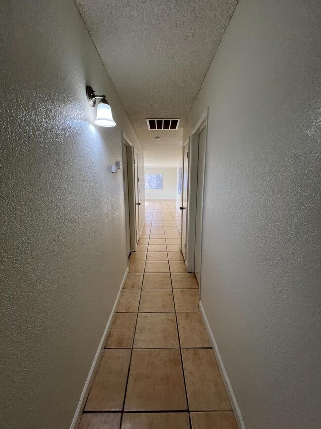 Building Photo - 3344 E Sierra Madre Ave