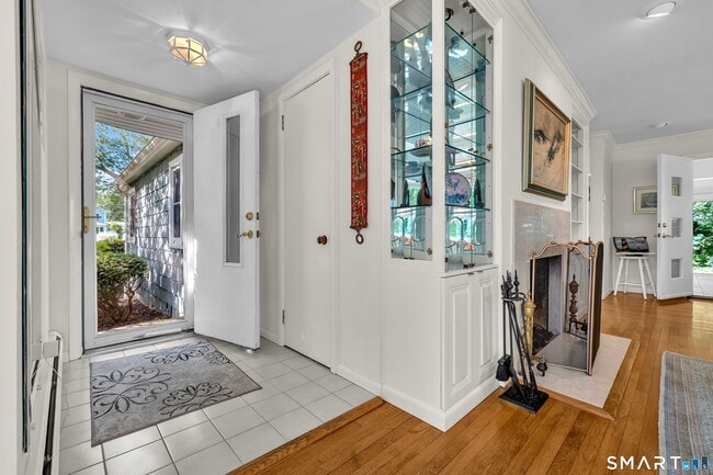 Building Photo - 71 Beach Ave