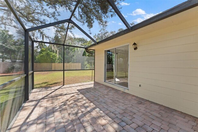 Building Photo - 1908 N Village Ave