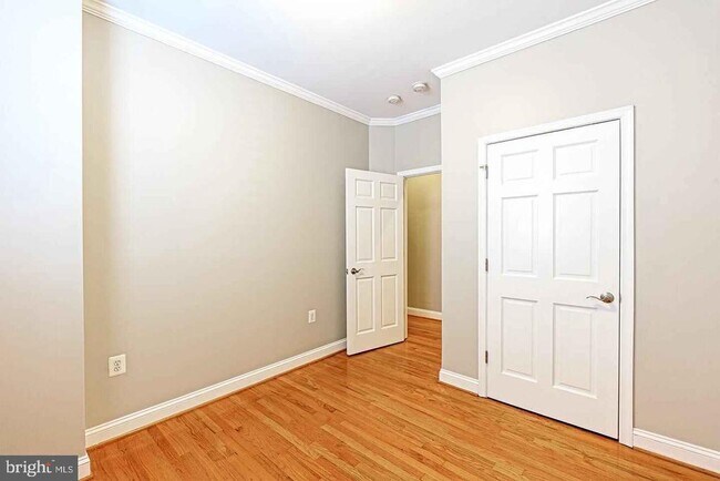 Building Photo - 1535 Gales St NE