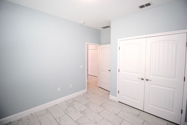 Building Photo - Luxury 4 Bed 2 Bath Townhome in Cypress Kn...