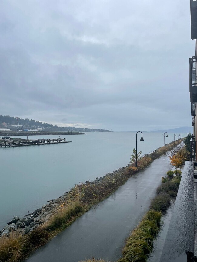 Building Photo - Roomy, 612 Square Foot, 1-Bedroom Home wit...