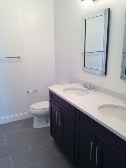 Bedroom 1 Bath - 40 Russell Ave