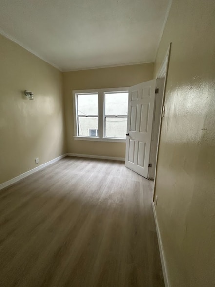 Building Photo - 4017 W 28th St