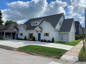 Building Photo - Modern 3-Bedroom, 2-Bathroom Duplex in Pri...
