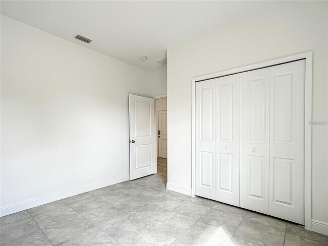 Building Photo - 406 Marion Oaks Trail