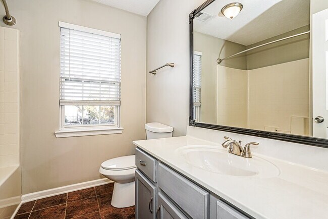 Building Photo - 1061 Cedar Creek Village Rd