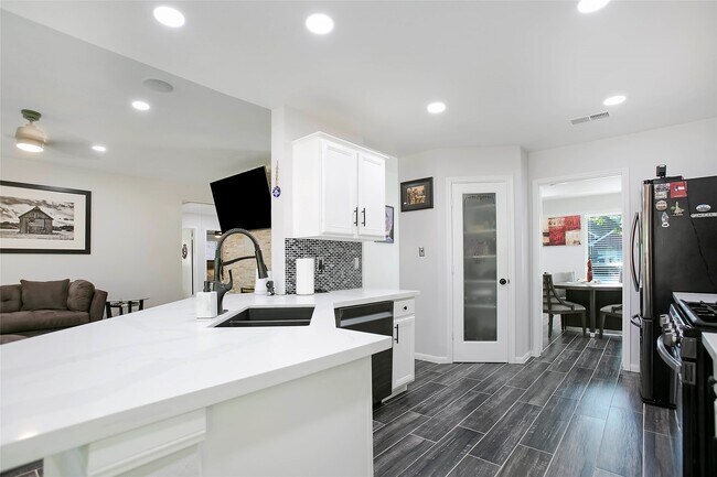 Building Photo - 1507 Buchans Dr