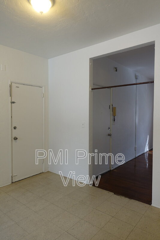 Building Photo - 905 16th St