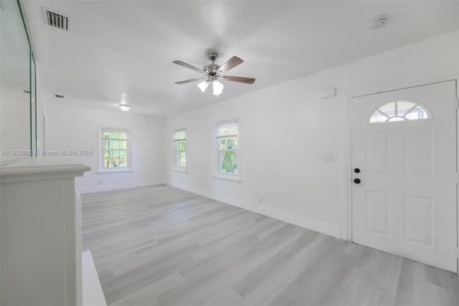 Building Photo - 1250 NW 43rd St