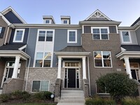 Building Photo - 1949 Kingsley Cir