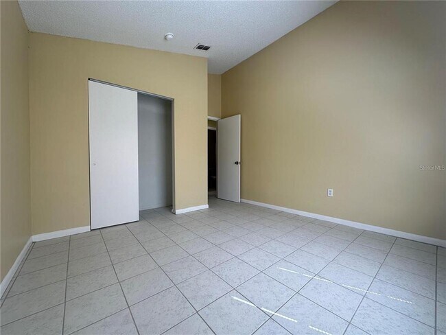 Building Photo - 3933 Magnolia Lake Ln