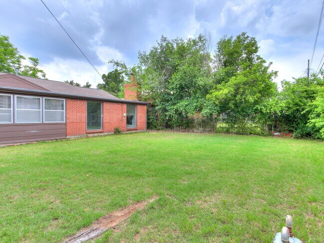Building Photo - 3145 NW 47th St