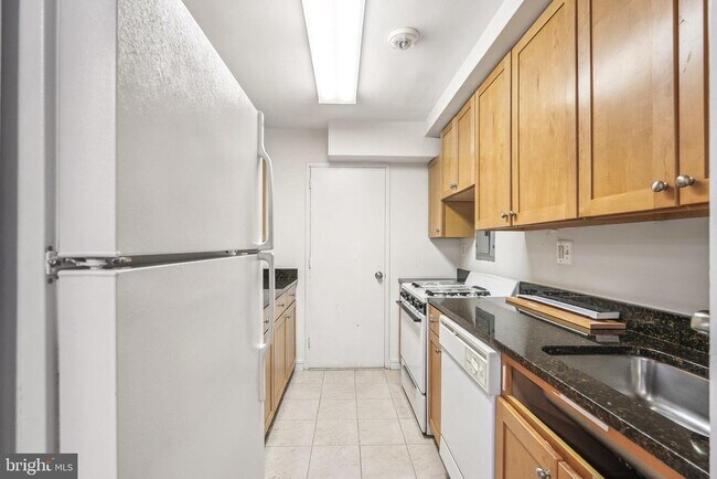 Building Photo - 1730 Arlington Blvd