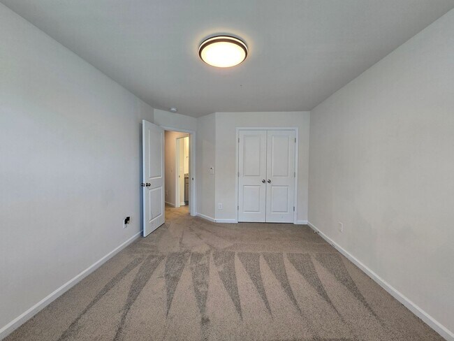 Building Photo - 1032 Crescent Moon Lp