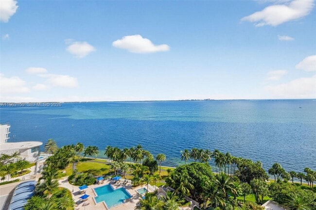 Building Photo - 2 Grove Isle Dr