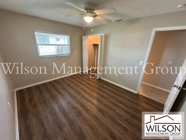 Building Photo - 620 Lakespur Ln