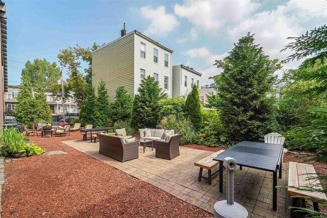 Building Photo - 300 Communipaw Ave