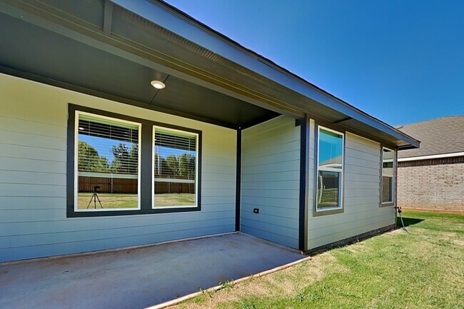 Building Photo - 11724 SW 29th Ter