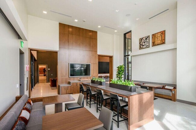 Building Photo - 345 E McKinley Ave