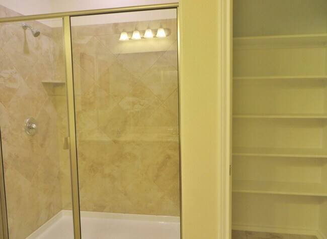 Building Photo - 4 Bedroom 2 Bathroom Creekside At Georgetown Village Home