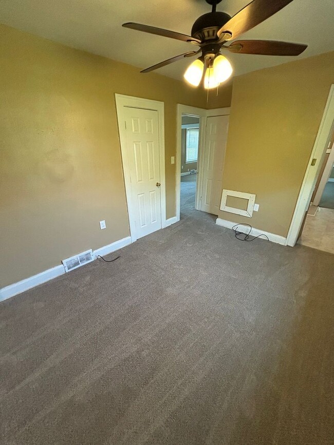 Building Photo - Coming Soon!! 2 Bed 1 Bath House!! $1063.00