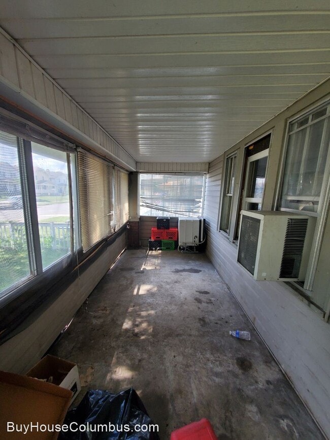 Building Photo - 3 br, 1 bath House - 614 S Warren Ave