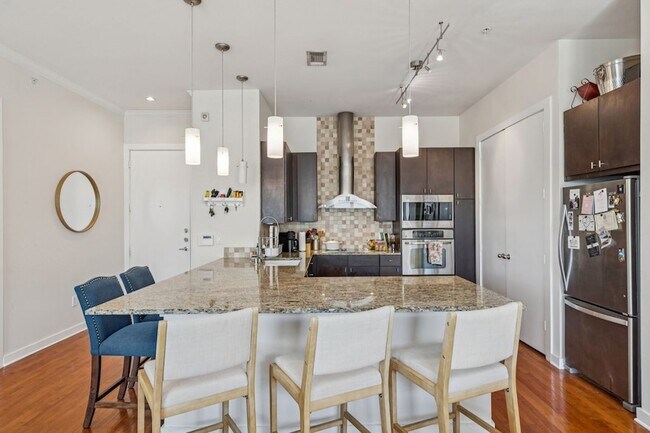 Building Photo - 2950 McKinney Ave