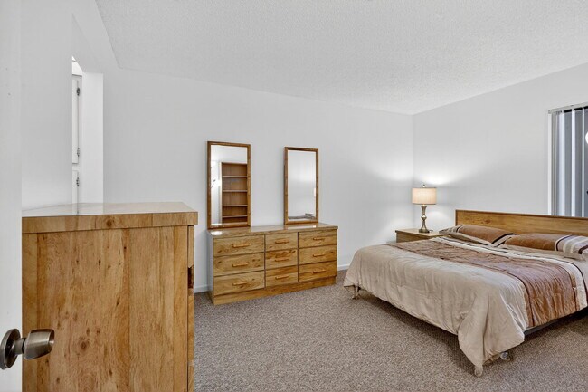 Building Photo - 5220 Las Verdes Cir