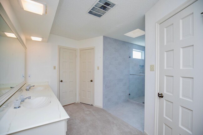 Building Photo - 3903 Kiamesha Dr