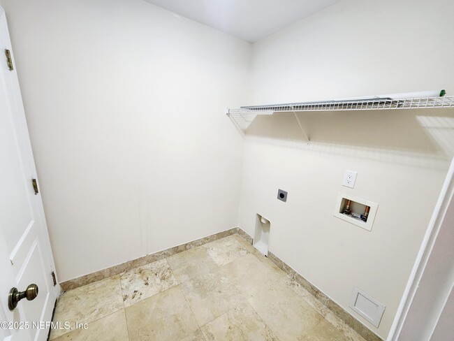 Building Photo - 6504 Crimson Leaf Ln