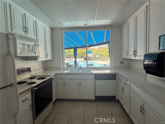 Building Photo - 300 Cagney Ln