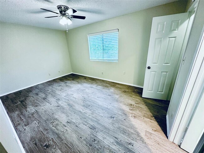Building Photo - 379 Fantail Loop