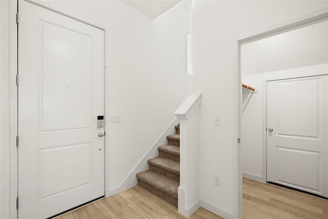 Building Photo - 15004 Ryman Rd