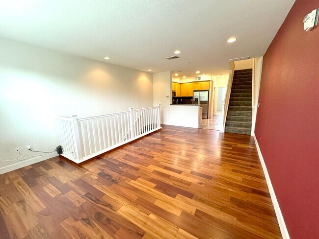 Building Photo - 660 Cedarville Ln
