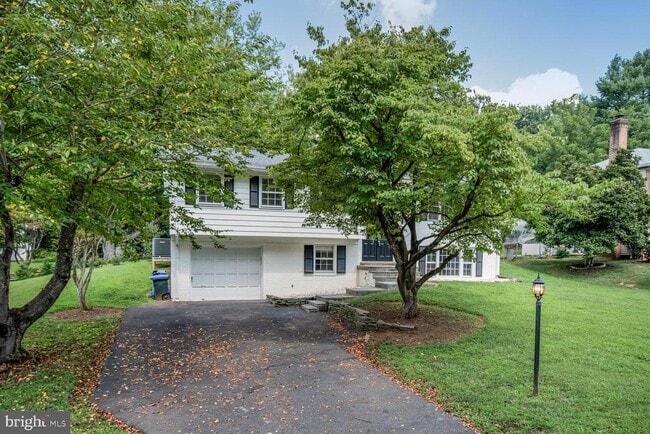 Building Photo - 11733 Ambleside Dr