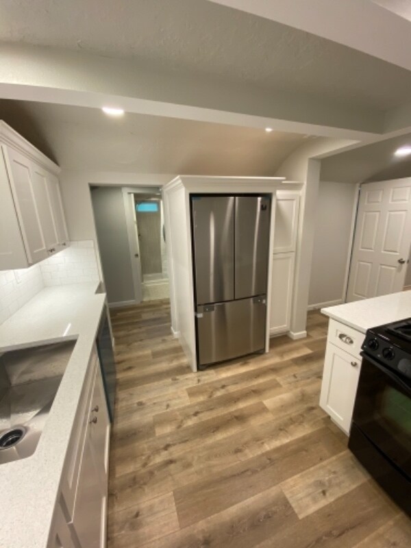 Building Photo - 21255 Willamette Dr