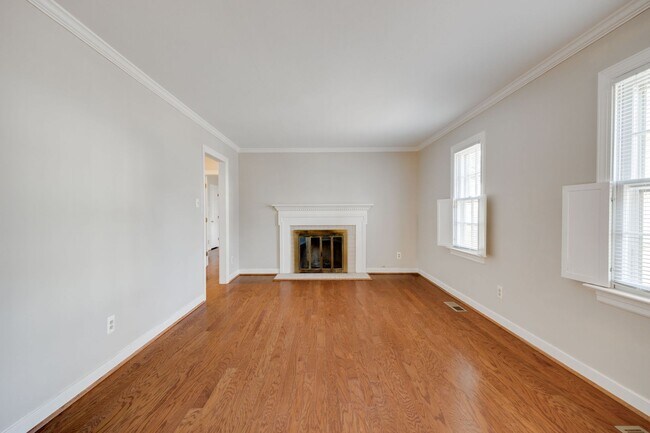 Building Photo - PRICE DROP on Beautiful 4 Bedroom 3 Bathroom Home in North Chesterfield ***Available Early April***