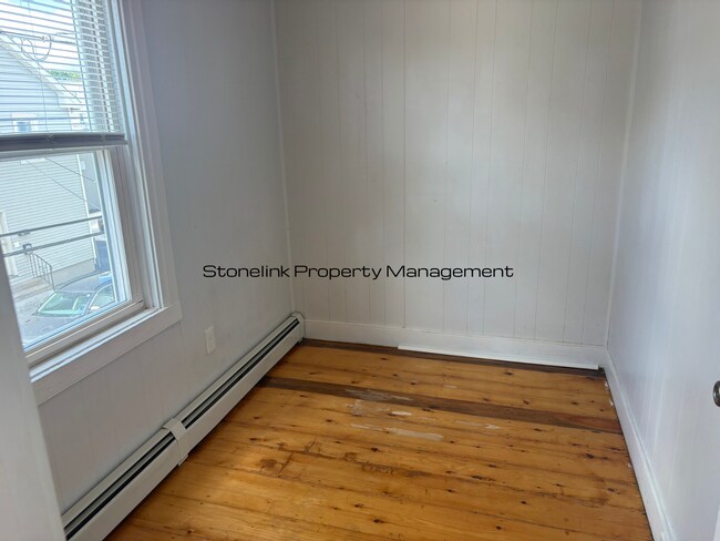 Building Photo - 130 Sutton St