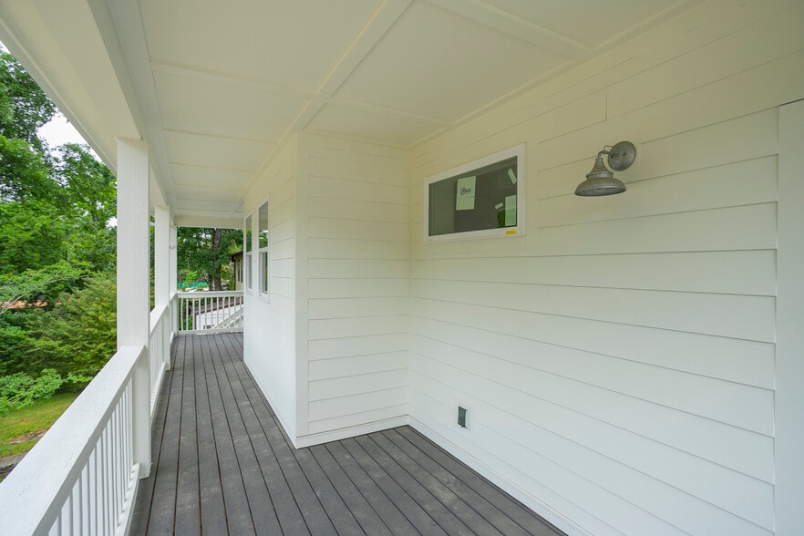 Building Photo - 230 Lanier Dr