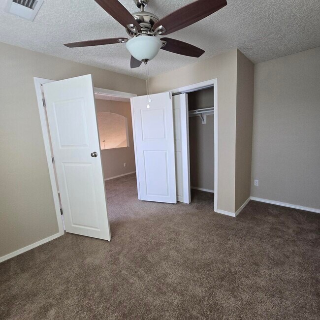 Building Photo - 6912 Vista Del Sol Dr NW
