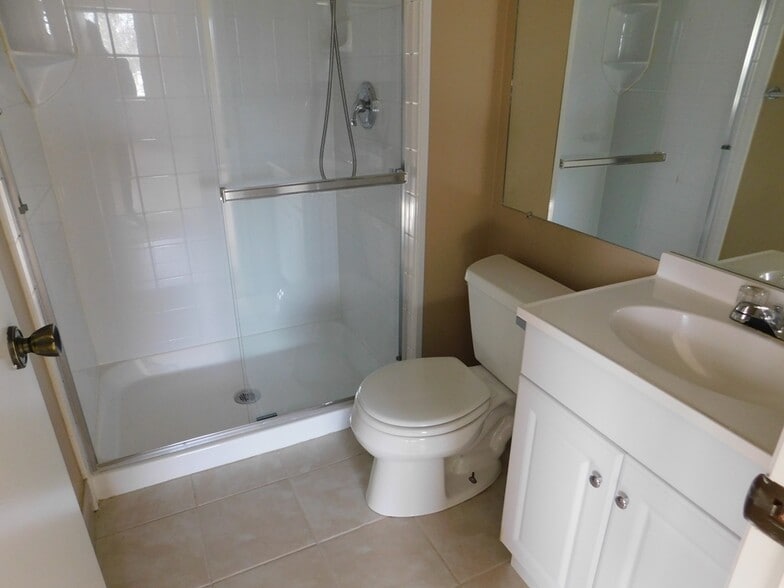 Building Photo - 573 Greystone Ln