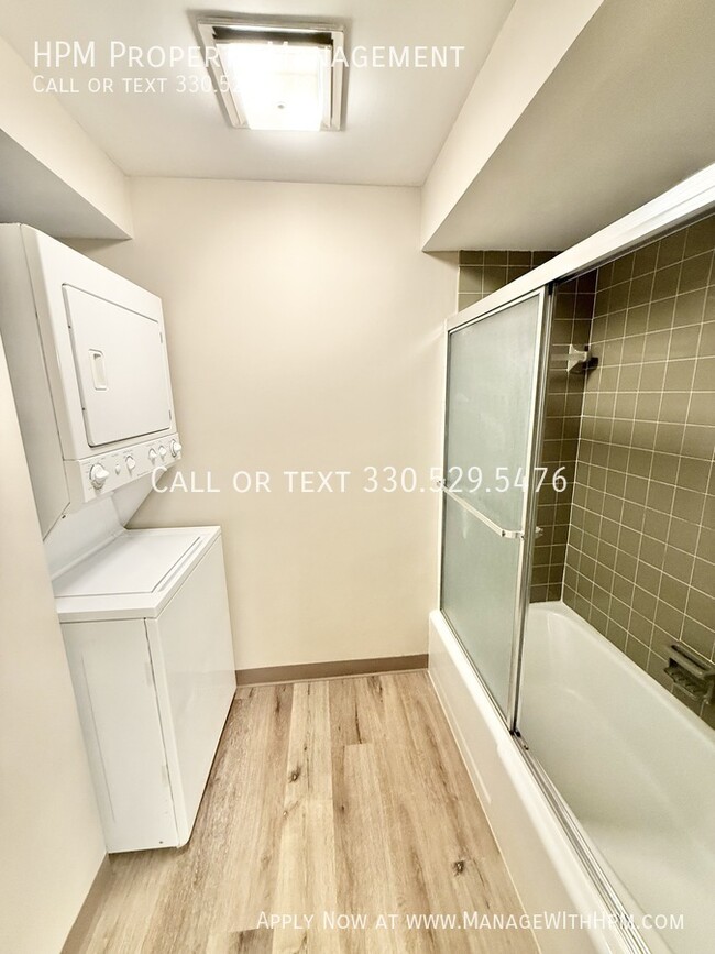 Building Photo - 7145 Starcliff Ave NW