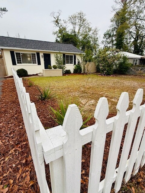 Building Photo - 3221 York Dr