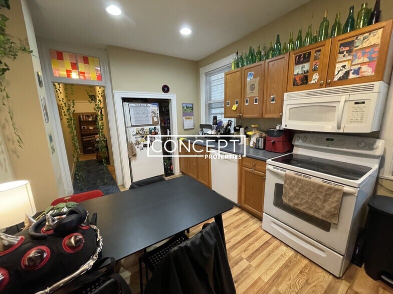 Building Photo - 6 Shepherd Ave