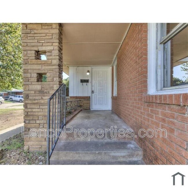 Building Photo - 2741 SW Murray Dr